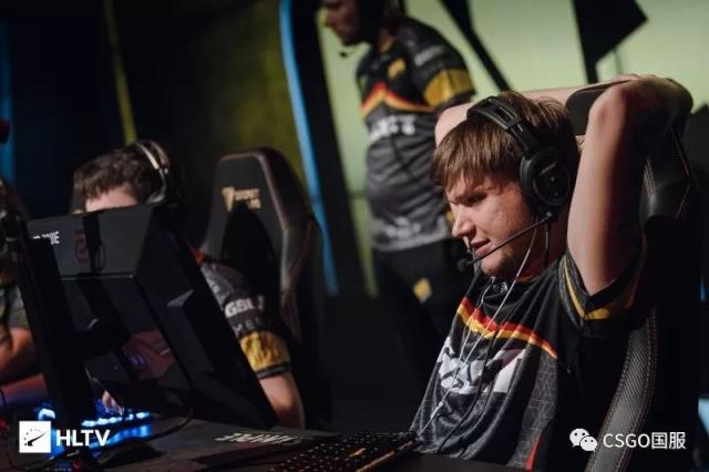 KaKAO 赵信的枪如龙，捡起蓝色 Wolf ，而 Gwen 唱着向前冲。 Puff 队伍赢回一城