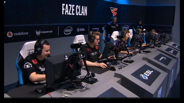 369 ：对面的中野和辅助都在抓我，不给我生存的空间，只能被迫去操作