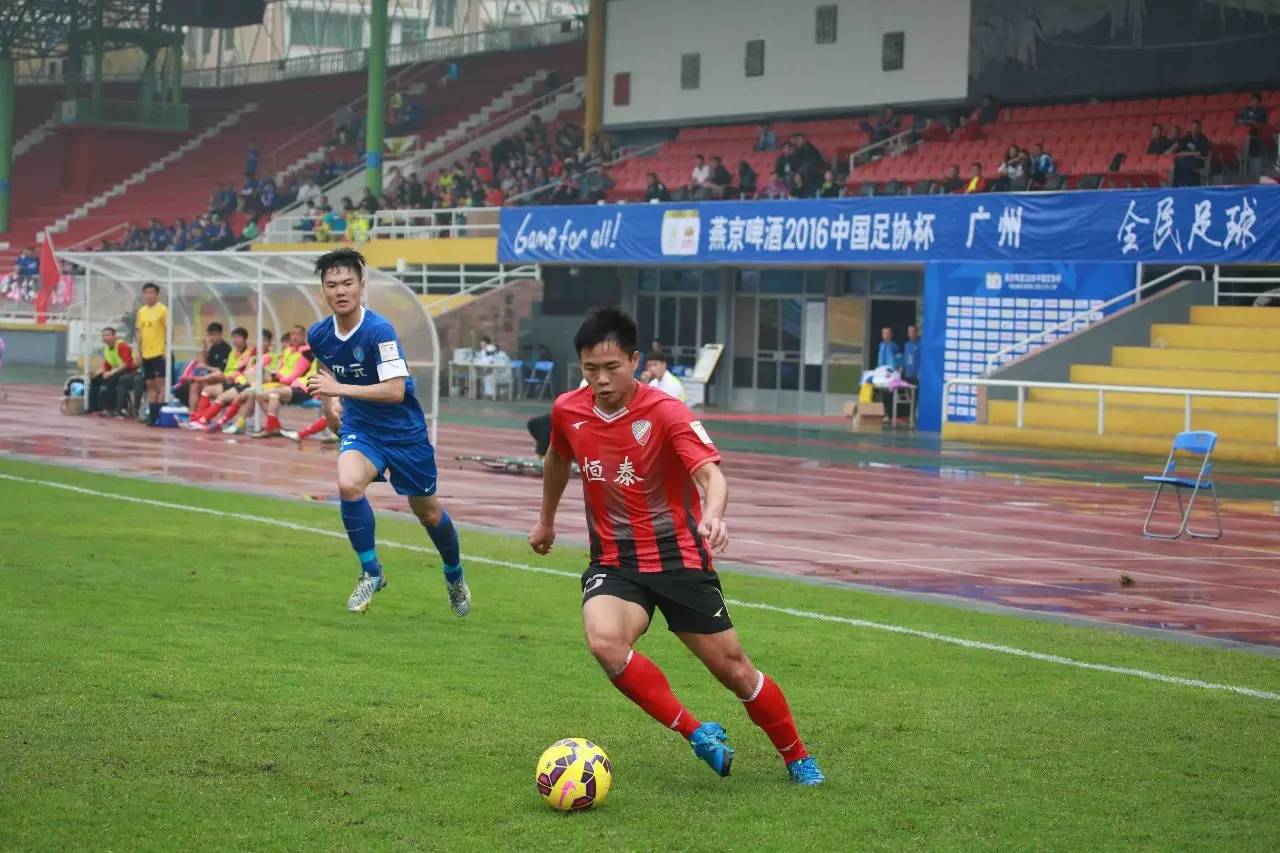 湖人惨遭3连败，东契奇空砍42分，詹姆斯22分4篮板！国王迎2连胜